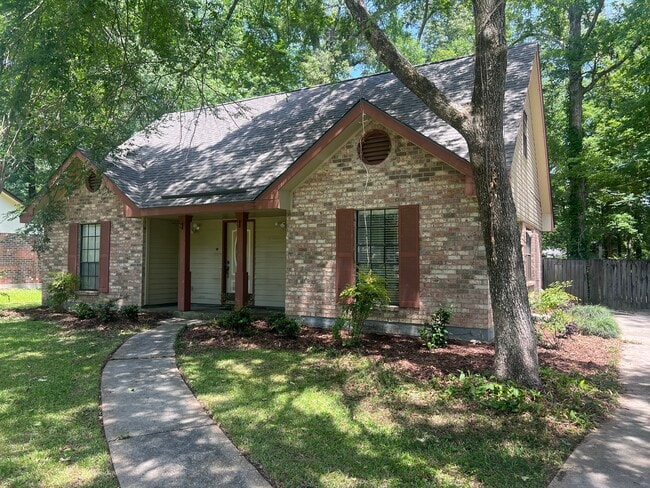 713 Willow Oak Ln in Mandeville, LA - Foto de edificio - Building Photo
