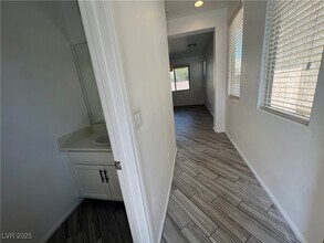 909 Earth Luster Rd in Las Vegas, NV - Building Photo - Building Photo