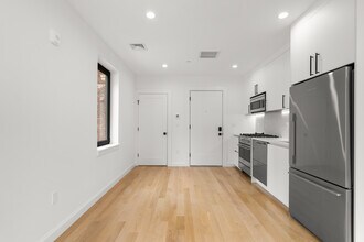 1618 Beacon St, Unit 3 in Brookline, MA - Building Photo - Building Photo