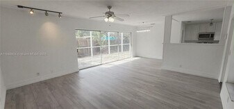 200 NW 9th St, Unit HOUSE in Boca Raton, FL - Building Photo