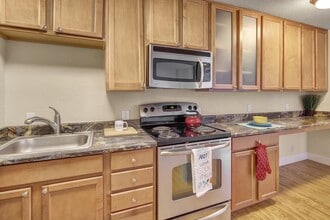 City View in Anchorage, AK - Foto de edificio - Building Photo