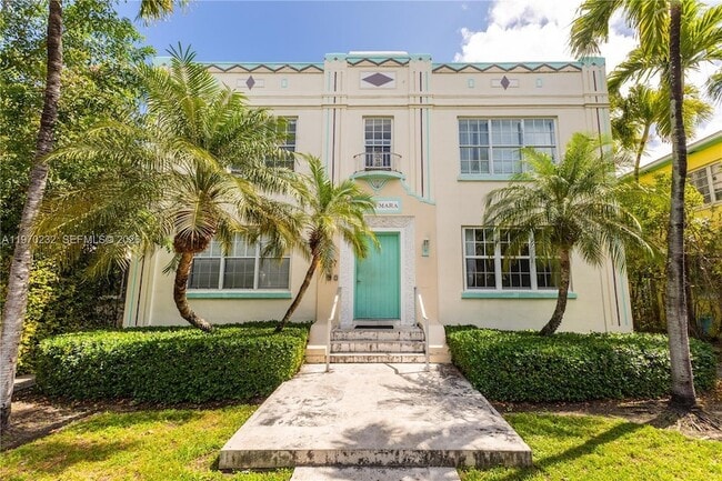 1027 Euclid Ave in Miami Beach, FL - Foto de edificio - Building Photo