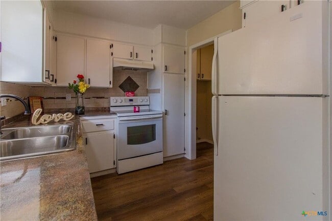 2606 Zephyr Rd in Killeen, TX - Building Photo - Building Photo