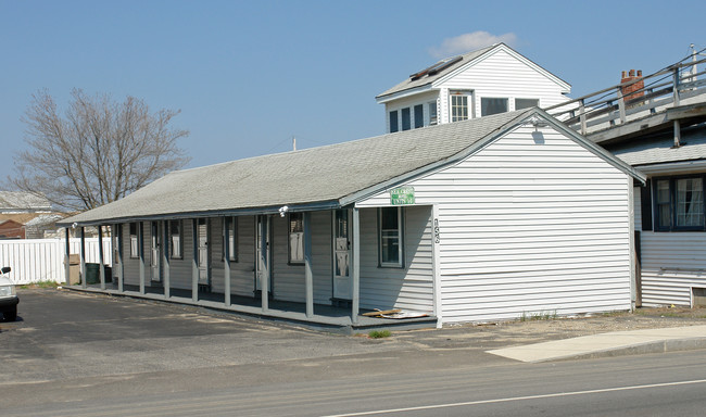 156-158 Ashworth Ave in Hampton, NH - Building Photo - Building Photo