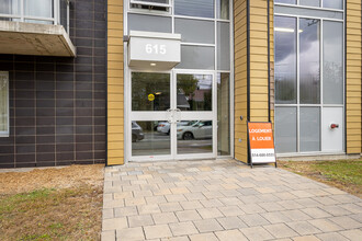 Le Logix in Laval, QC - Building Photo - Building Photo