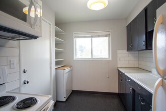 3717 S Corbett Ave in Portland, OR - Building Photo - Building Photo