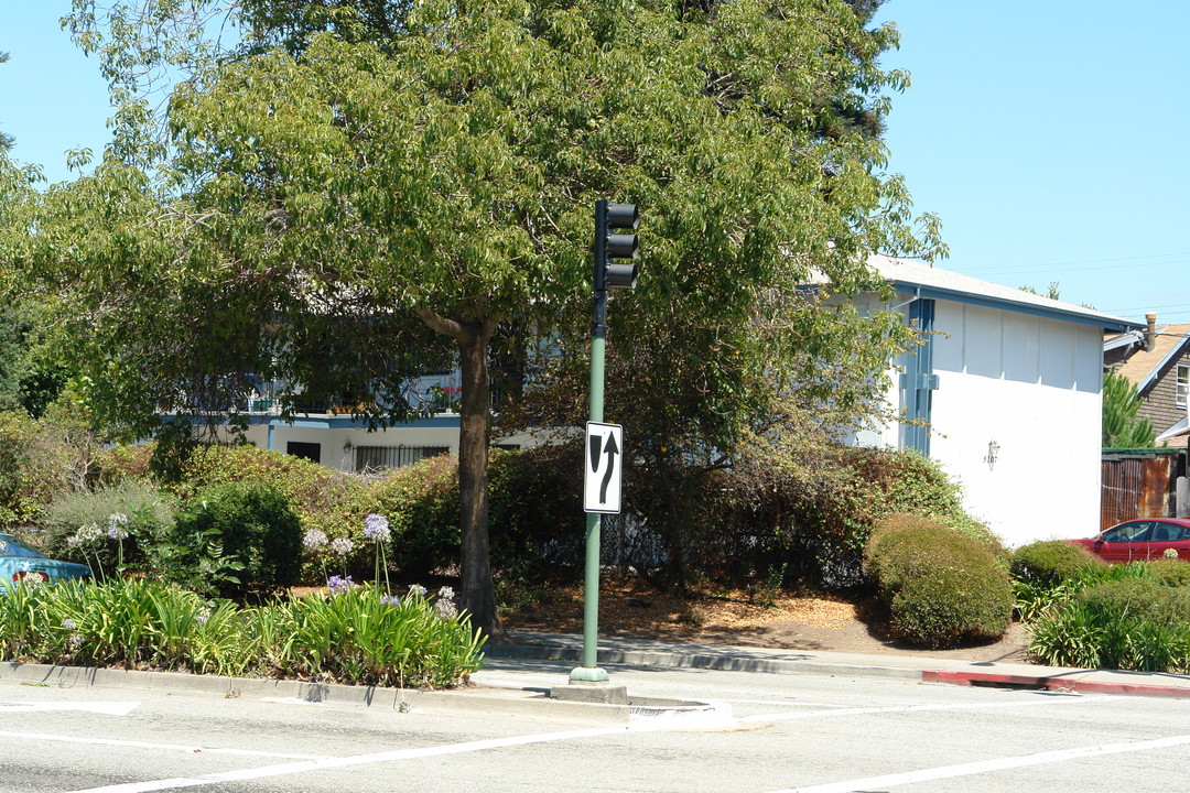 5107 Shafter Ave in Oakland, CA - Building Photo