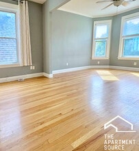 3927 N Whipple St, Unit 2 in Chicago, IL - Building Photo - Building Photo