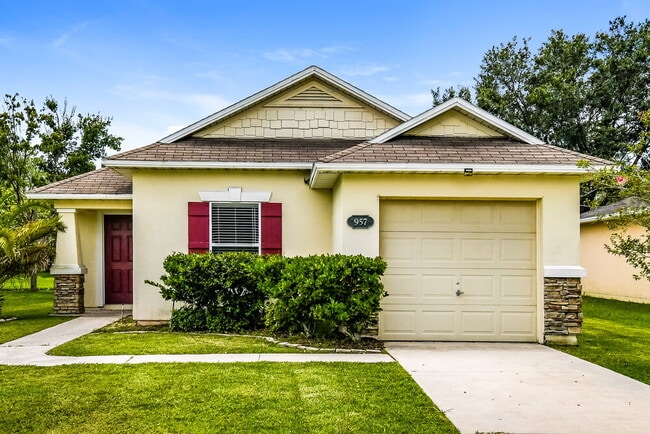 property at 957 Wynfield Cir