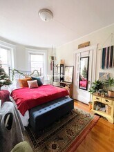 208 Winthrop Rd in Brookline, MA - Foto de edificio - Building Photo