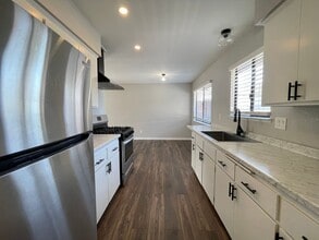 219 S H St in Lompoc, CA - Building Photo - Building Photo