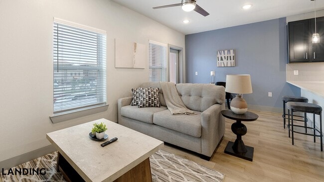 2422 S Carrier Pkwy, Unit 223