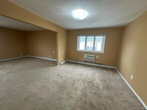 26-10 203rd St in Queens, NY - Building Photo - Building Photo