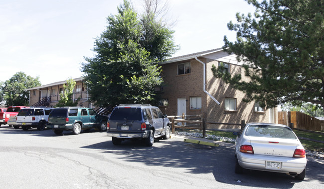 Northridge Apartments & Storage in Federal Heights, CO - Foto de edificio - Building Photo