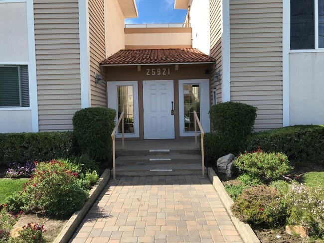 property at 25921 Oak St