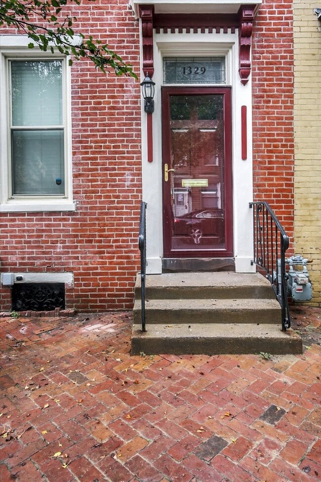 1329 Green St in Harrisburg, PA - Building Photo - Building Photo