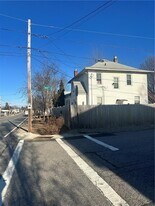 532 Post Rd in Warwick, RI - Building Photo