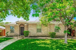 13428 Vida Ln in Dallas, TX - Building Photo