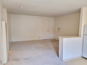 635 El Dorado Ave in Oakland, CA - Foto de edificio - Building Photo