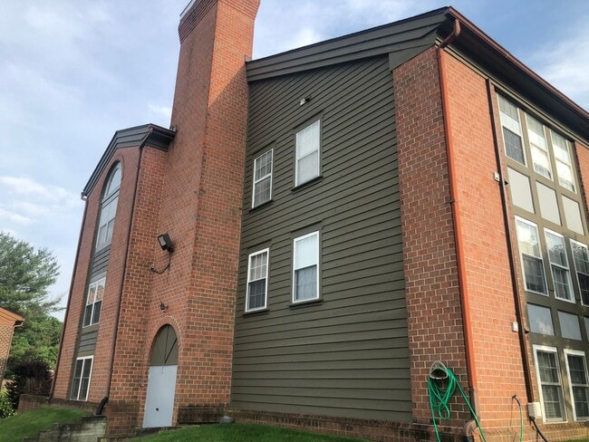 6933 Clearwind Ct in Baltimore, MD - Building Photo - Building Photo