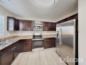 3923 Carolina Cherry Dr in Raleigh, NC - Foto de edificio - Building Photo