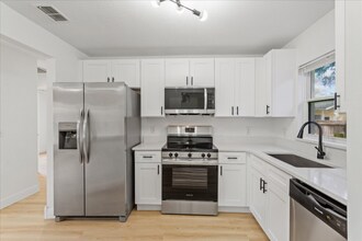 311 Pine Tree Dr in Edgewater, FL - Building Photo - Building Photo