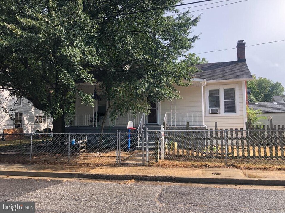 3701 Webster St in Brentwood, MD - Building Photo