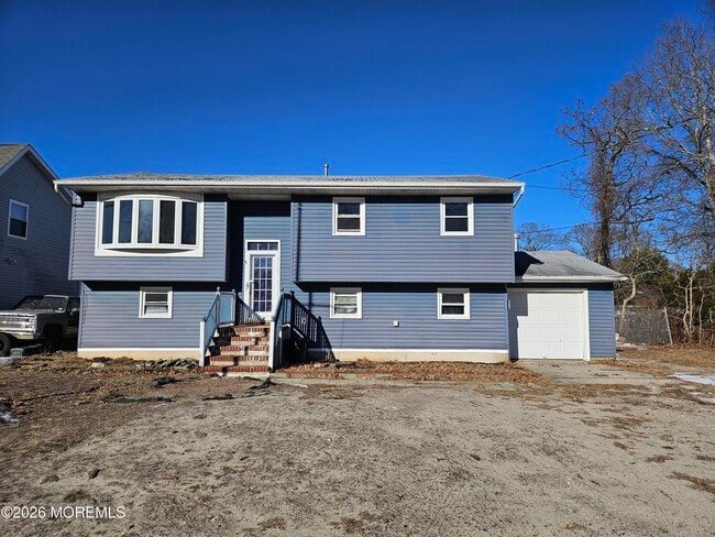 property at 118 Walnut Dr