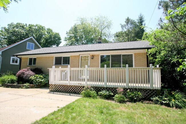 5800 Paramus in Clarkston, MI - Building Photo - Building Photo