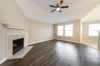 1515 Warrington Way in Forney, TX - Foto de edificio - Building Photo