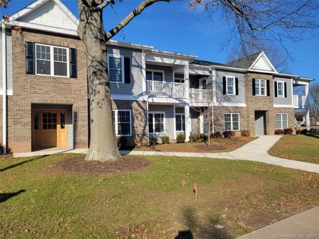 10 Berkshire Rd in West Hartford, CT - Building Photo - Building Photo