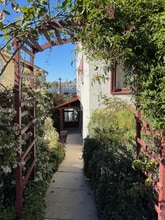 1086 W Kensington Rd, Unit 1086 in Los Angeles, CA - Building Photo - Building Photo