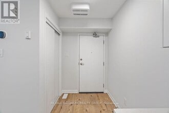 301 Glenroy Gilbert Dr in Ottawa, ON - Building Photo - Building Photo
