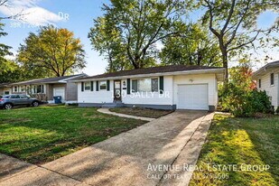 130 Sally Dr in Florissant, MO - Building Photo