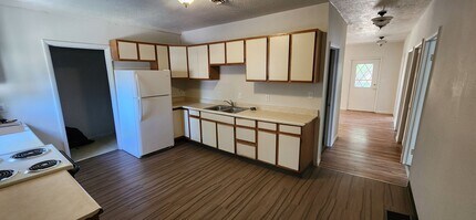 609 W 13th St in Pueblo, CO - Building Photo - Building Photo