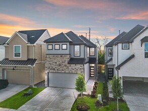 447 Pk Hl Ct in Stafford, TX - Foto de edificio - Building Photo