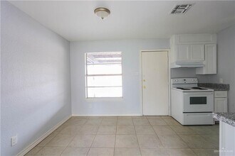 720 E Sugarcane Dr in Weslaco, TX - Building Photo - Building Photo