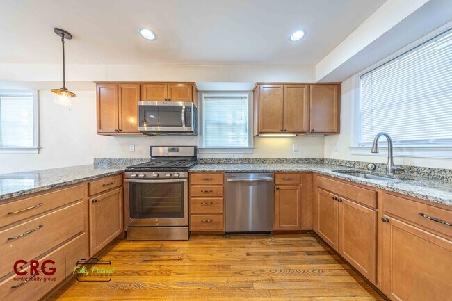 1012 Chestnut St, Unit 1012 in Newton, MA - Foto de edificio - Building Photo