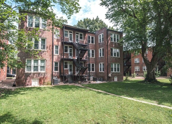 6666 Washington Ave in University City, MO - Building Photo - Building Photo