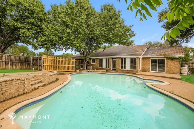 1833 Wisteria Dr in Grand Prairie, TX - Building Photo - Building Photo