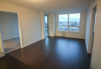 8833 Hazelbridge Wy in Richmond, BC - Building Photo - Building Photo