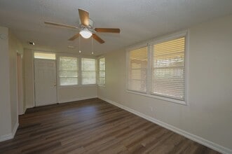 902 Ridgewood Dr in Valdosta, GA - Building Photo - Building Photo