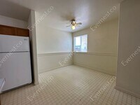 587 Woodward Ave photo'