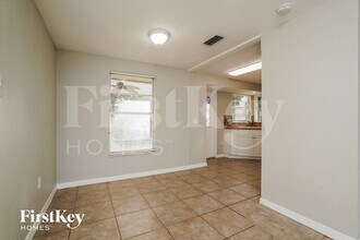 2582 Lake View Blvd in Port Charlotte, FL - Building Photo - Building Photo