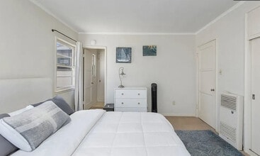 3515 E 1st St in Long Beach, CA - Foto de edificio - Building Photo