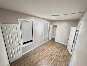 261 Ridge St, Unit #1 in Newark, NJ - Foto de edificio - Building Photo