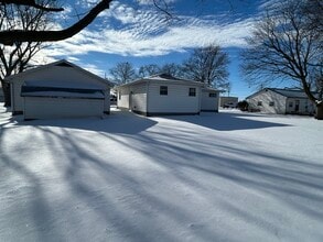 130 Walnut St in Gibson City, IL - Foto de edificio - Building Photo