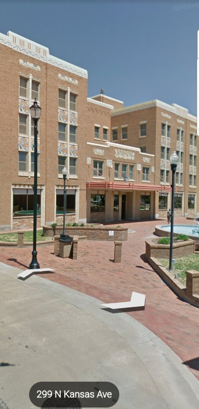 303 N Kansas Ave in Liberal, KS - Building Photo - Building Photo