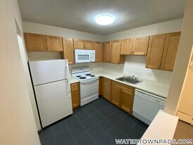 16 Whites Ave, Unit 55 in Watertown, MA - Building Photo