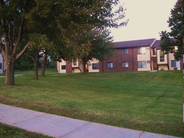 Jessen Woods Apartments in Decorah, IA - Foto de edificio - Building Photo